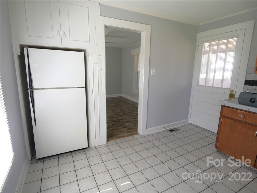 809 3rd Street Southeast Conover, NC 28613 - Photo 3 of 15 Gallery Image 3