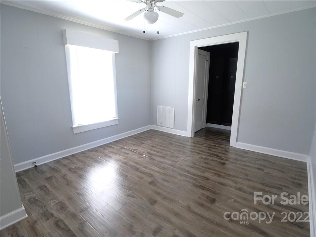 809 3rd Street Southeast Conover, NC 28613 - Photo 4 of 15 Gallery Image 4
