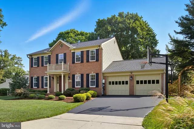 $1,075,000 | 11120 Rutledge Drive, Gaithersburg, MD 20878
