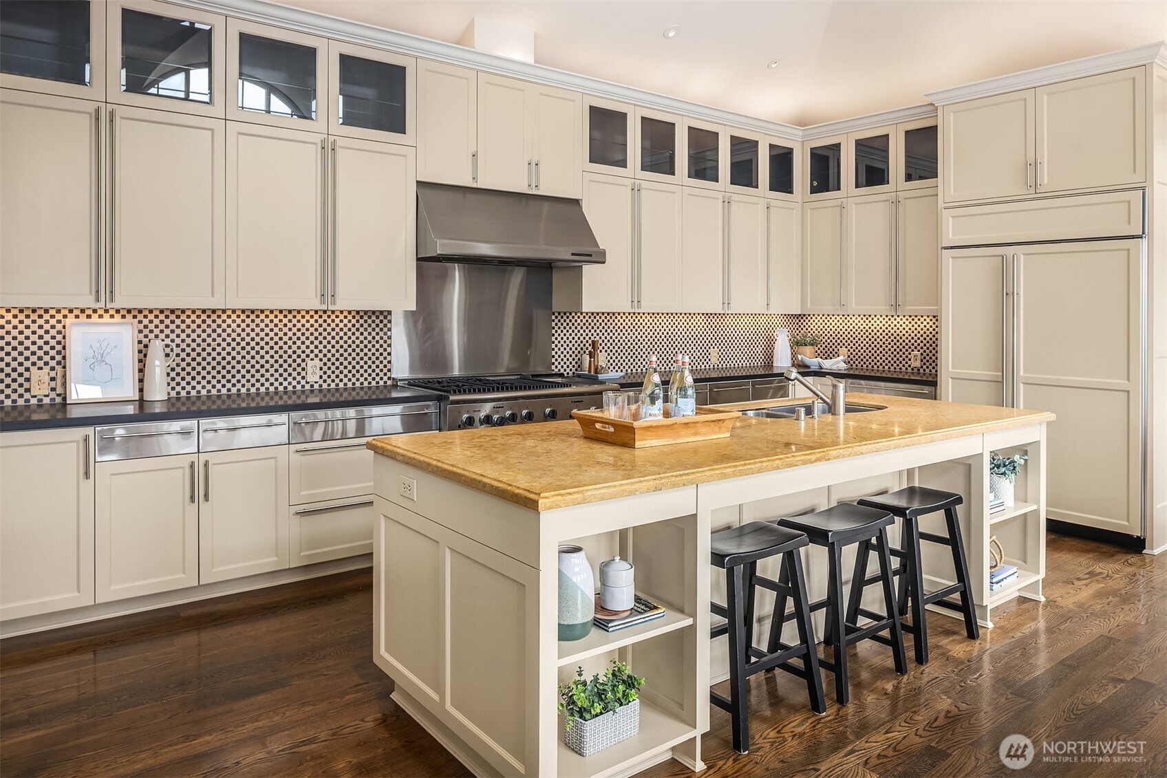 463 39th Avenue East Seattle, WA 98112 - Photo 11 of 30