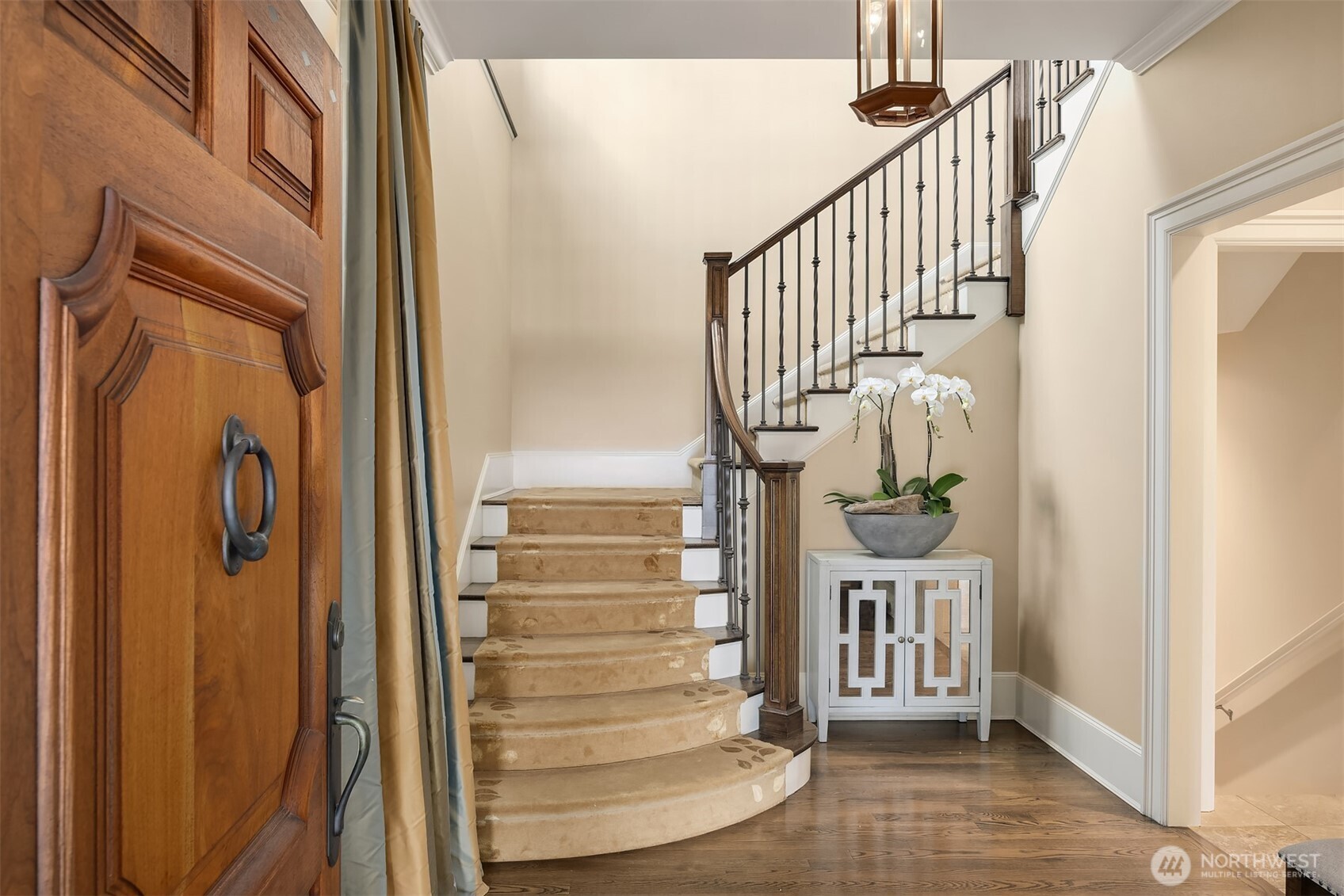 463 39th Avenue East Seattle, WA 98112 - Photo 5 of 30