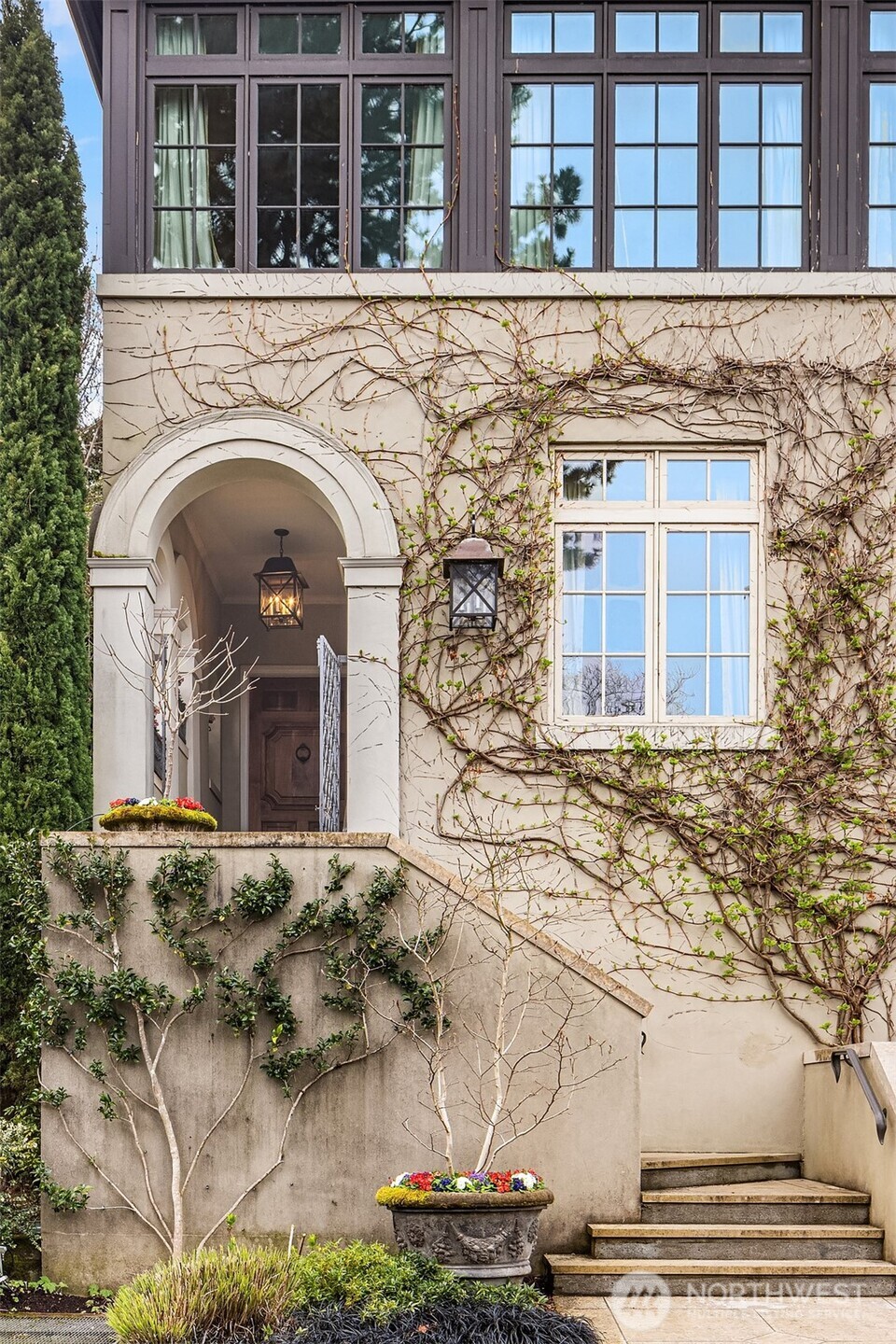 463 39th Avenue East Seattle, WA 98112 - Photo 6 of 30