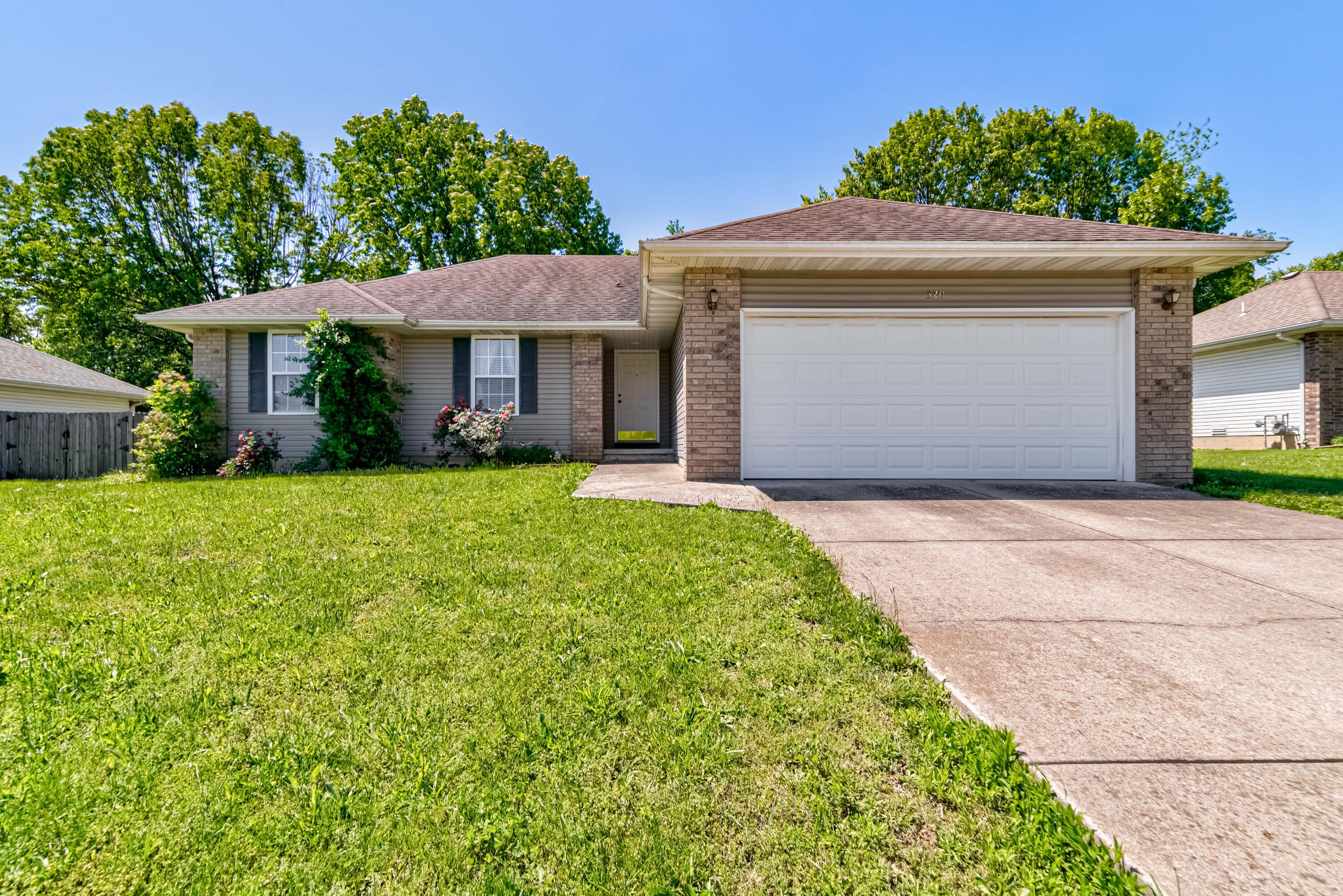 320 West Cherokee Path Clever, MO 65631 - Photo 1 of 1 DSC01