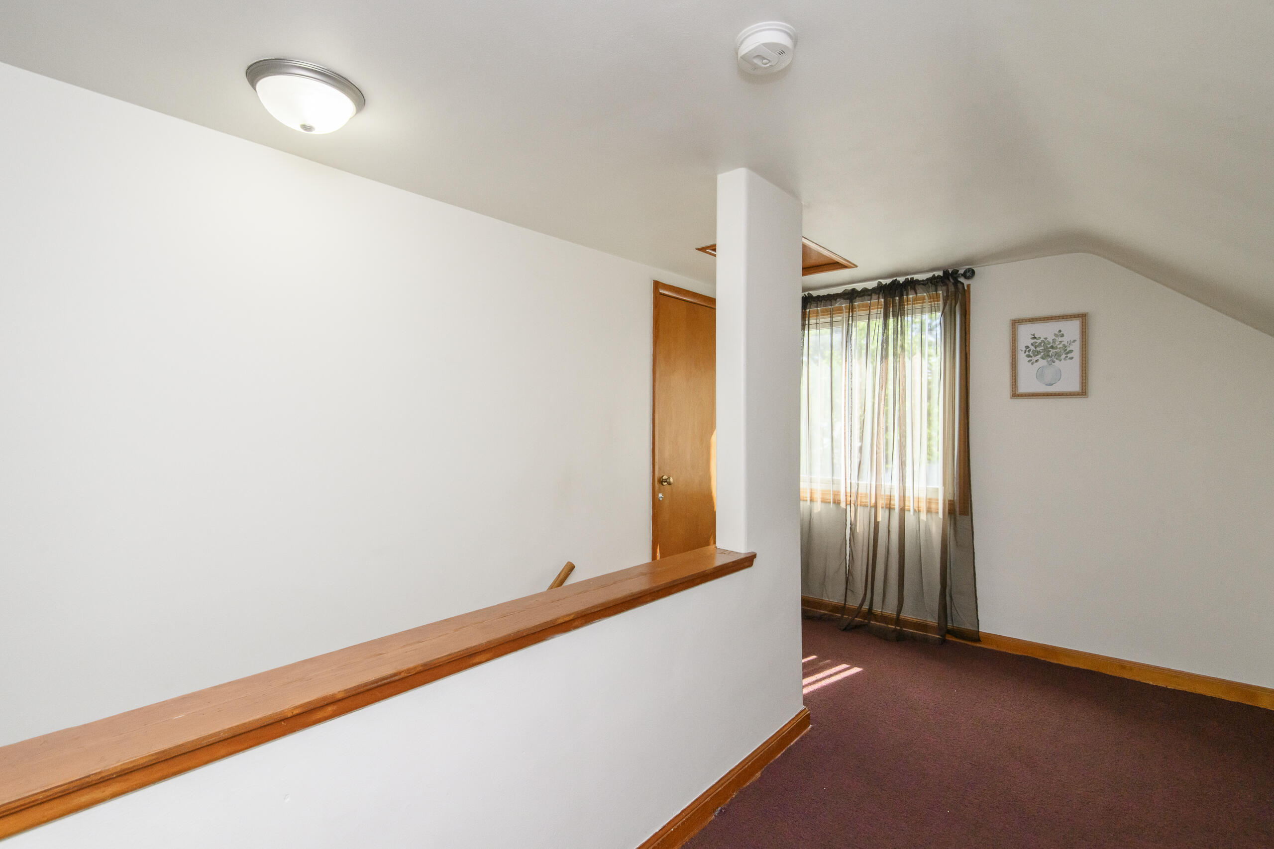 5122 North 65th Street Milwaukee, WI 53218 - Photo 18 of 31 Upstairs Hallway