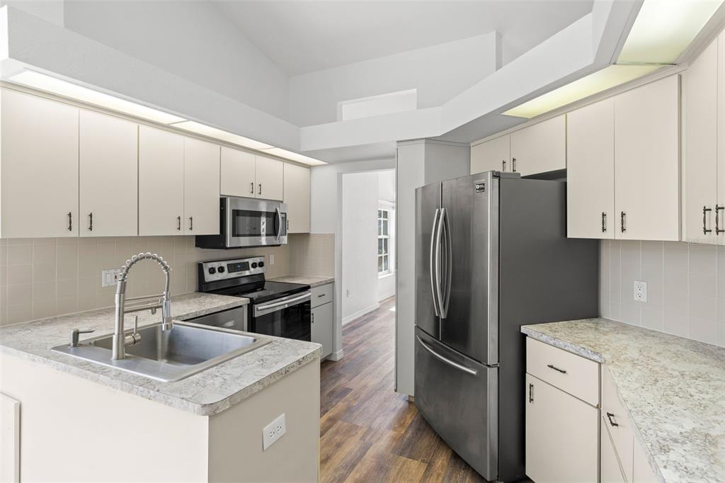 9474 Mississippi Run Weeki Wachee, FL 34613 - Photo 8 of 54