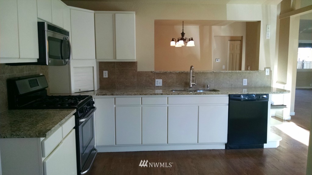 3214 191st Place Southeast Bothell, WA 98012 - Photo 6 of 9 Gallery Image 6