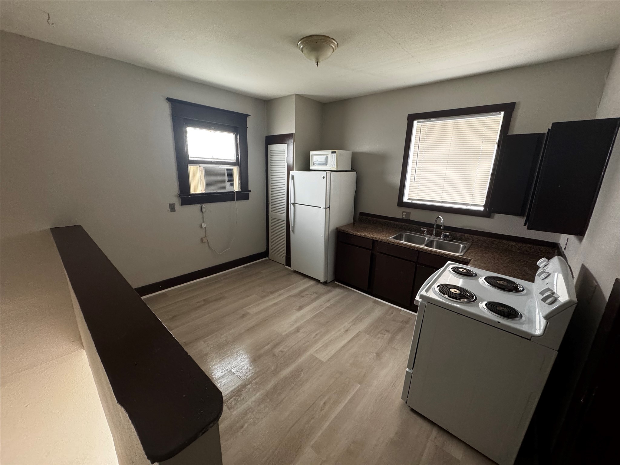 4510 La Branch Street, Unit 4 Houston, TX 77004 - Photo 2 of 8