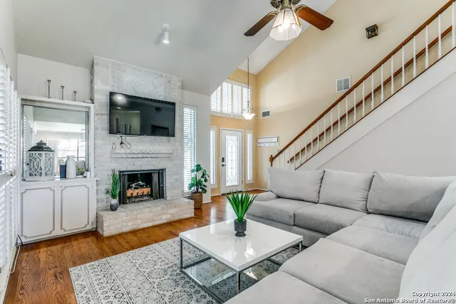 $2,700 | 1107 River Vista West, San Antonio, TX 78216