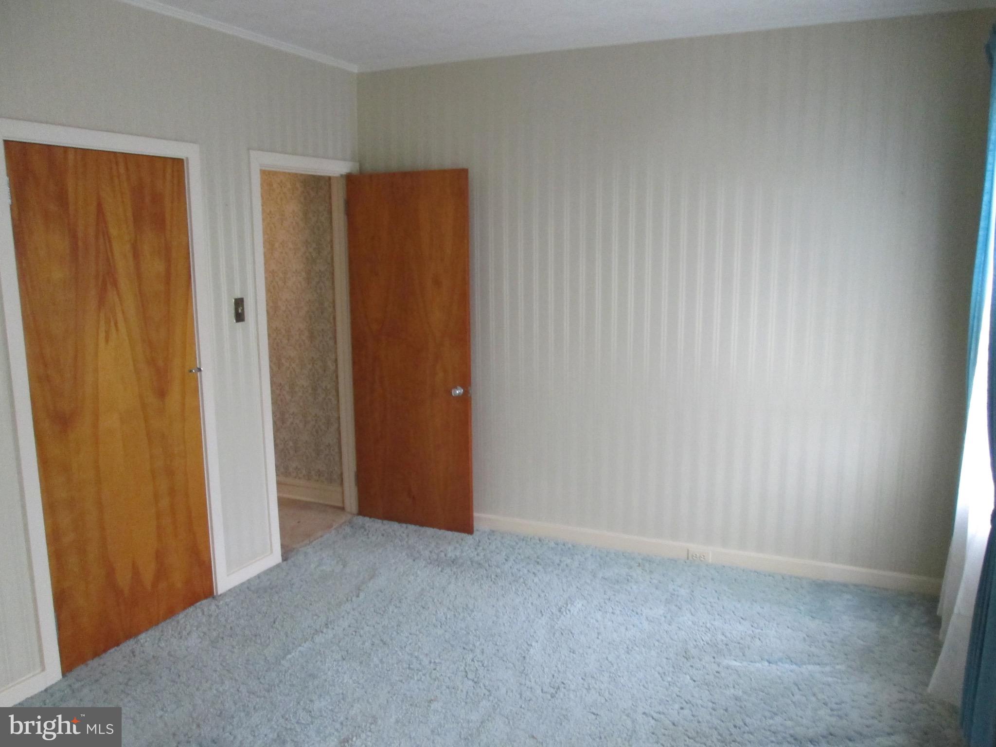 1043 Walnut Street Reading, PA 19601 - Photo 13 of 32 a view of an empty room