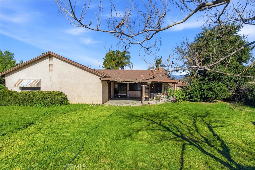 5574 North Sycamore Avenue Rialto, CA 92377 - Photo 14 of 53