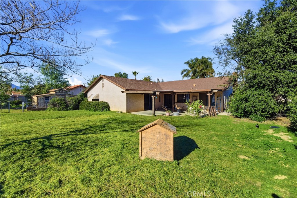 5574 North Sycamore Avenue Rialto, CA 92377 - Photo 15 of 53