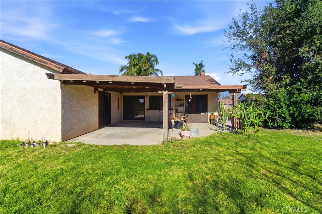 5574 North Sycamore Avenue Rialto, CA 92377 - Photo 16 of 53
