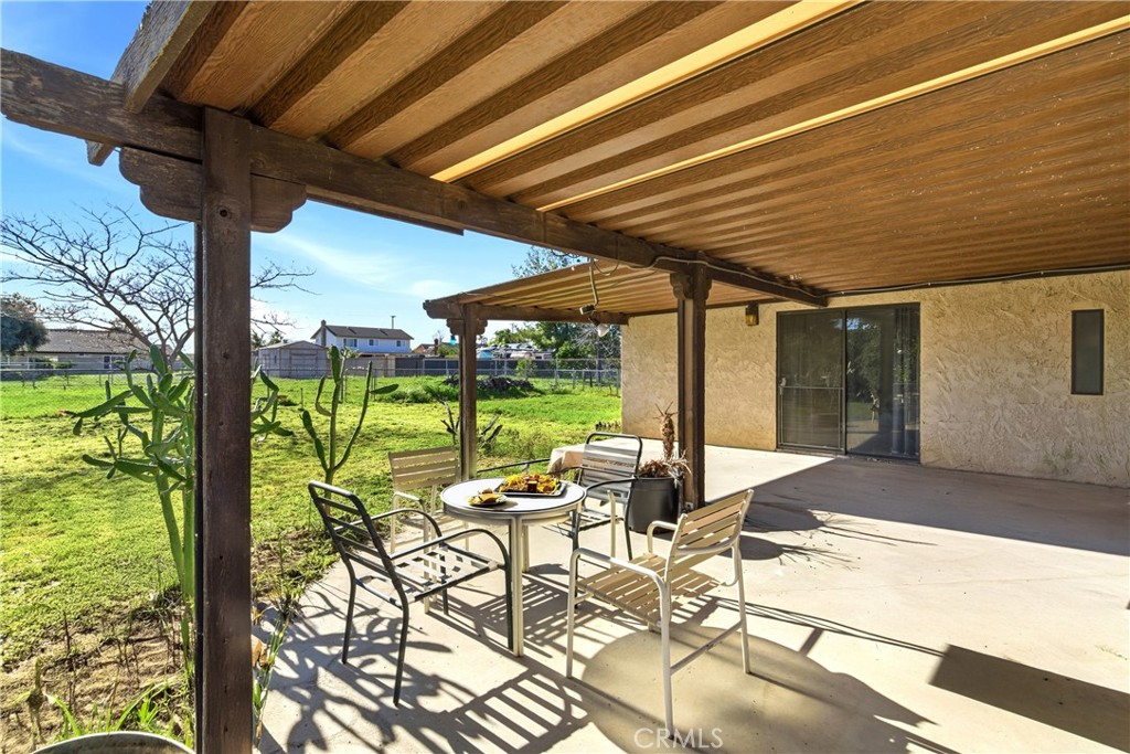 5574 North Sycamore Avenue Rialto, CA 92377 - Photo 18 of 53