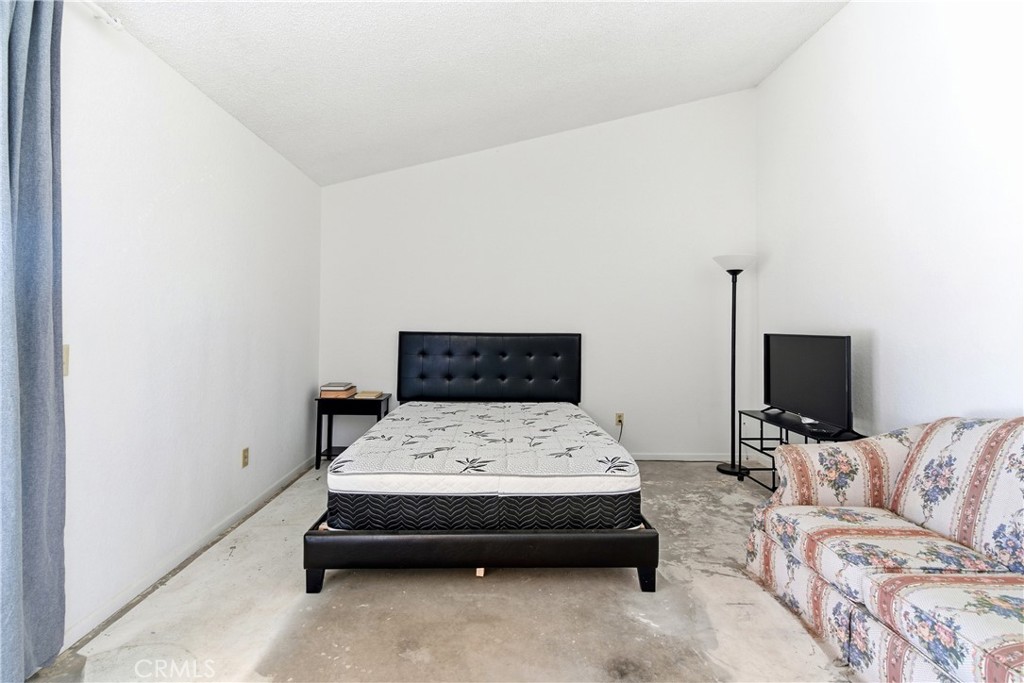 5574 North Sycamore Avenue Rialto, CA 92377 - Photo 25 of 53