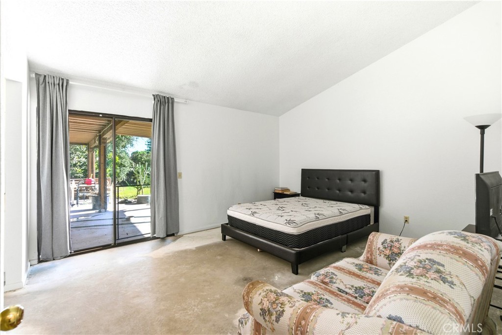 5574 North Sycamore Avenue Rialto, CA 92377 - Photo 26 of 53