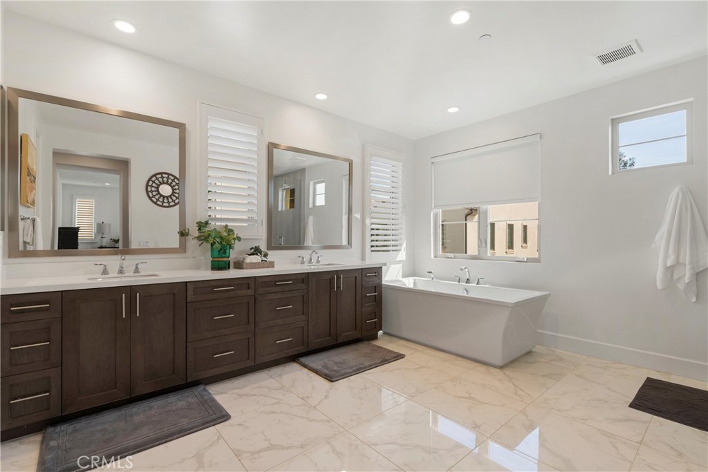 84 Rockinghorse Irvine, CA 92602 - Photo 33 of 63