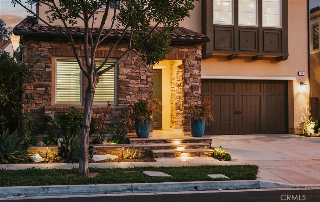 84 Rockinghorse Irvine, CA 92602 - Photo 63 of 63 a front view of building with yard