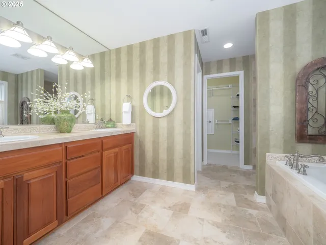 $689,000 | 4907 Masters Drive, Newberg, OR 97132