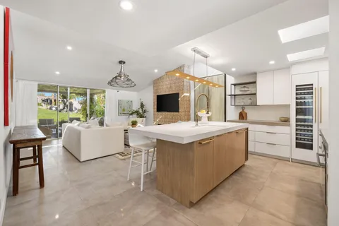 $689,000 | 48955 Mariposa Drive, Palm Desert, CA 92260