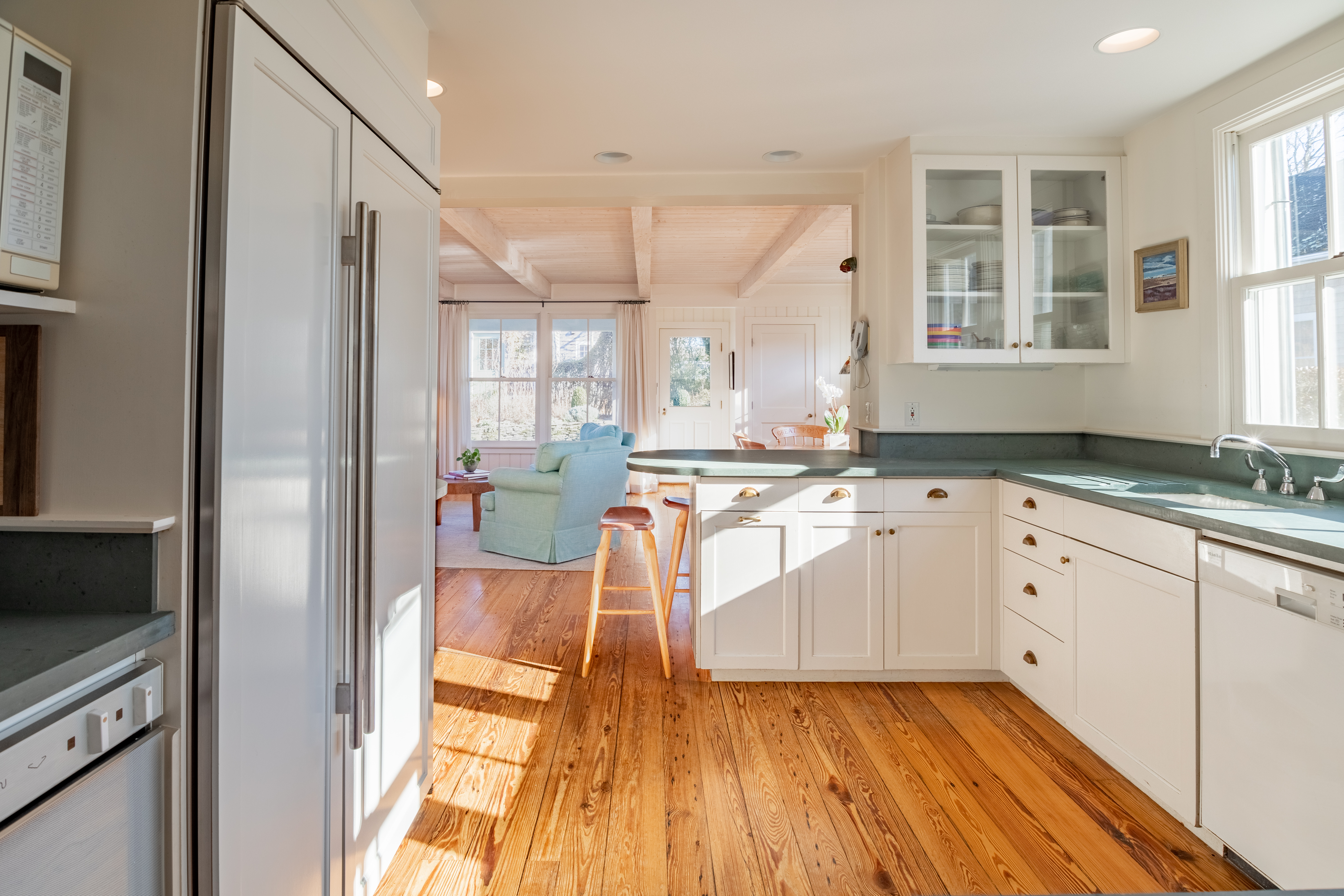 14 Pine Street Nantucket, MA 02554 - Photo 12 of 43
