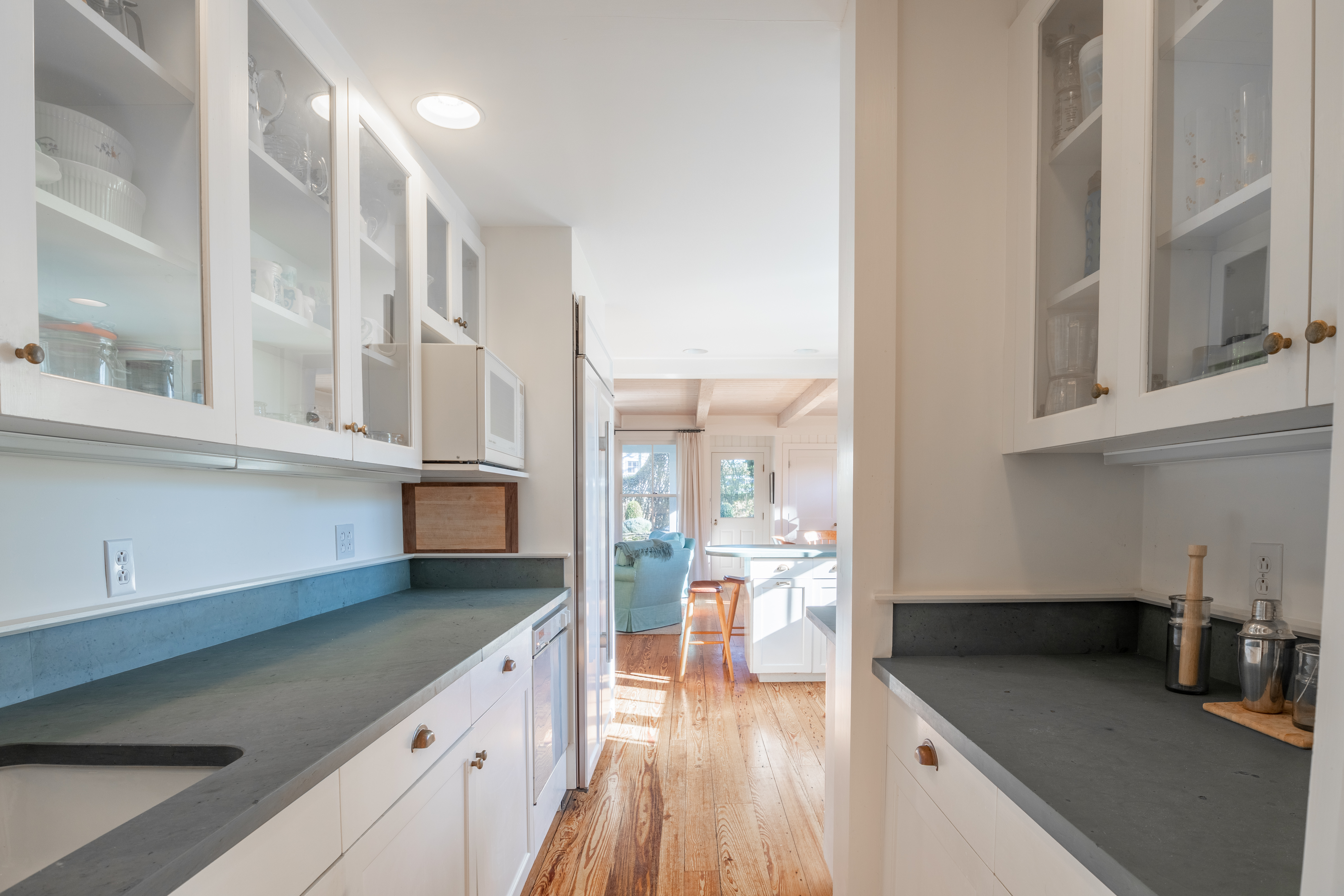 14 Pine Street Nantucket, MA 02554 - Photo 13 of 43