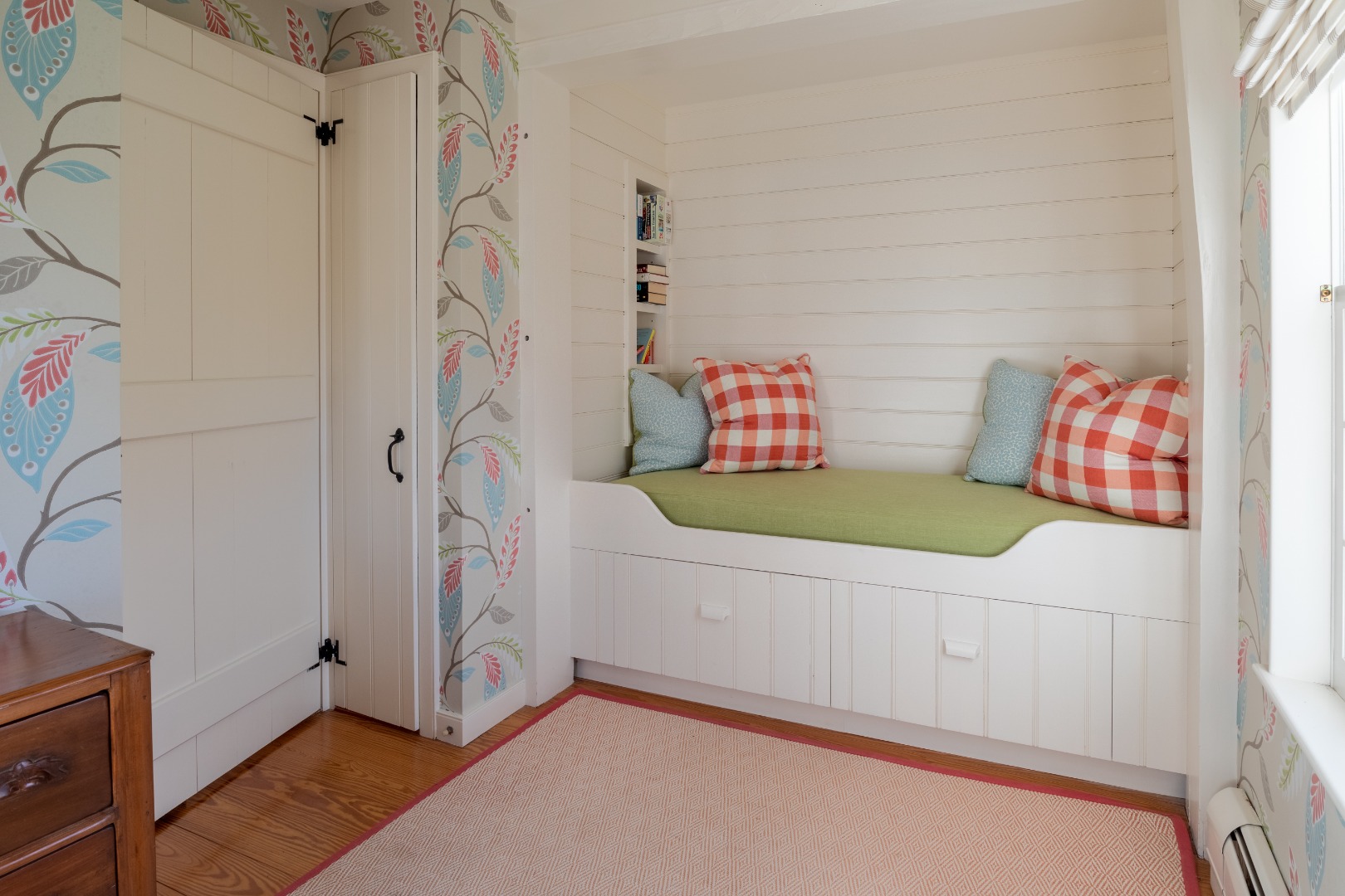 14 Pine Street Nantucket, MA 02554 - Photo 28 of 43