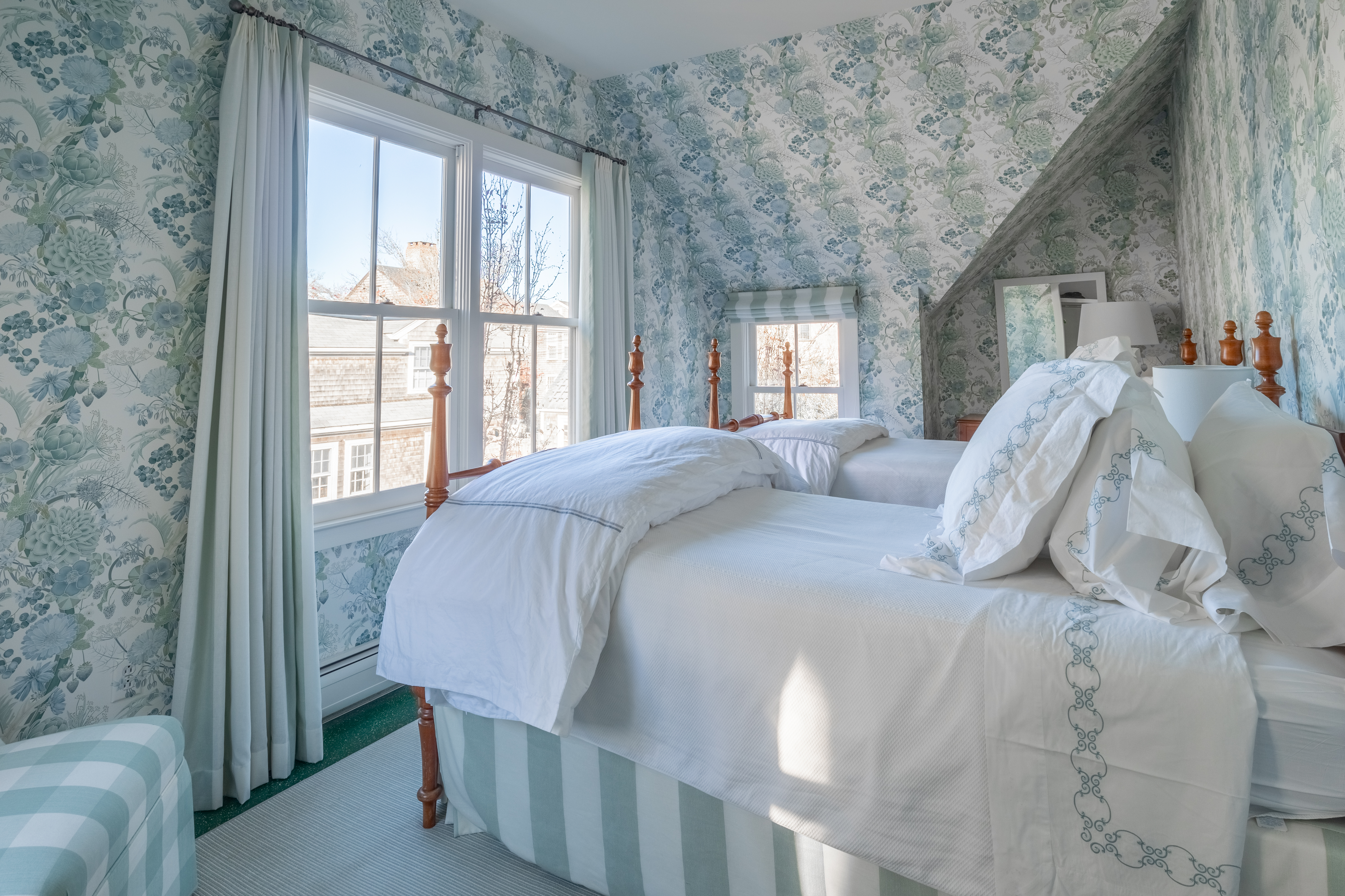 14 Pine Street Nantucket, MA 02554 - Photo 33 of 43