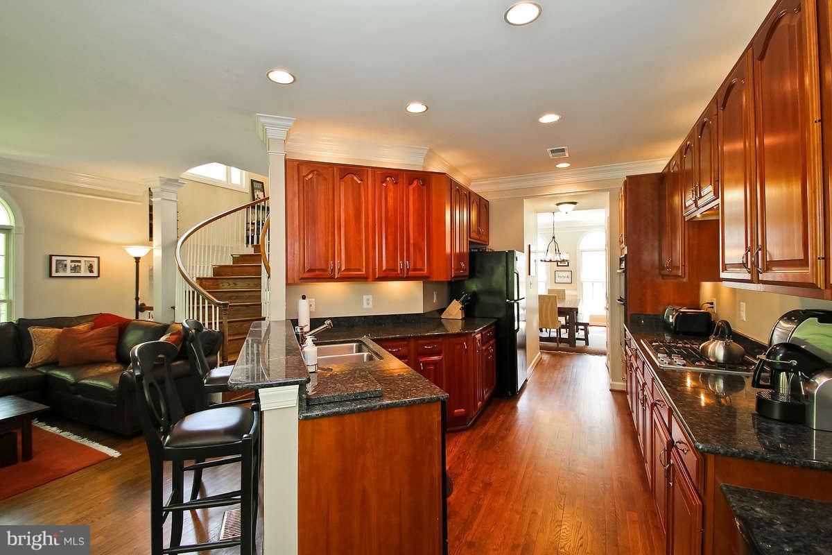 156 Rees Place Falls Church, VA 22046 - Photo 12 of 30 Kitchen