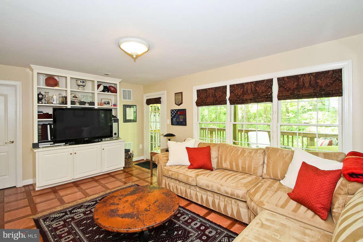 156 Rees Place Falls Church, VA 22046 - Photo 26 of 30 Interior (General)