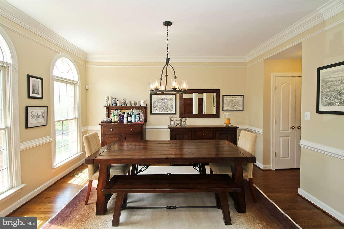 156 Rees Place Falls Church, VA 22046 - Photo 4 of 30 Dining Room