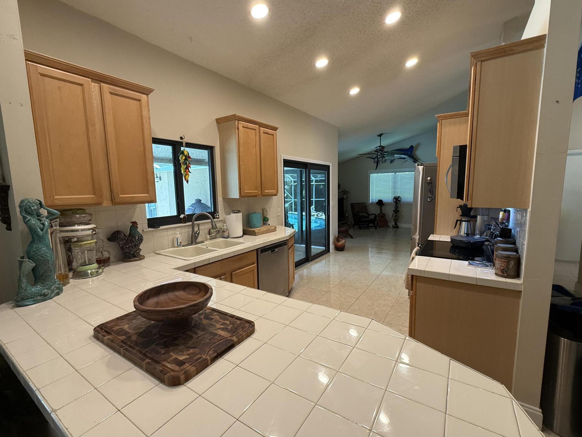 22469 Swordfish Drive Boca Raton, FL 33428 - Photo 6 of 16 IMG_4108
