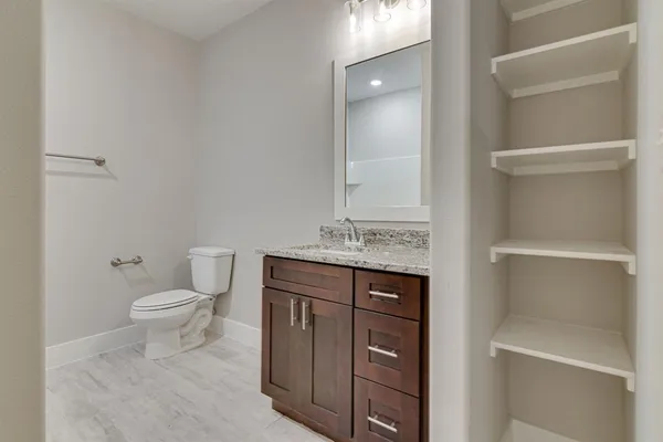 $1,600 | 115 West Jones Street, Unit 102, Krum, TX 76249