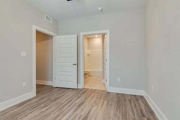 $1,600 | 115 West Jones Street, Unit 102, Krum, TX 76249