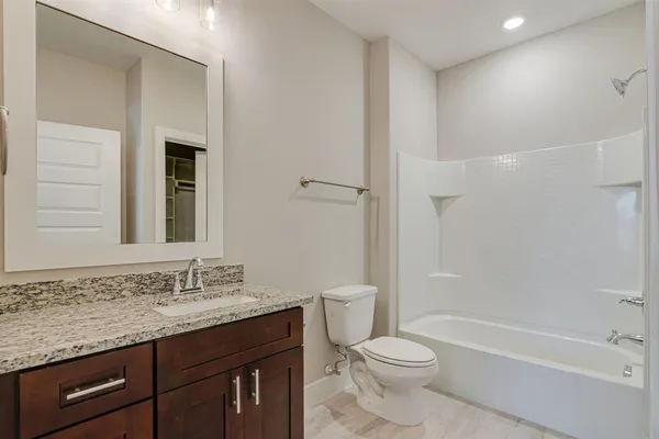 $1,600 | 115 West Jones Street, Unit 102, Krum, TX 76249