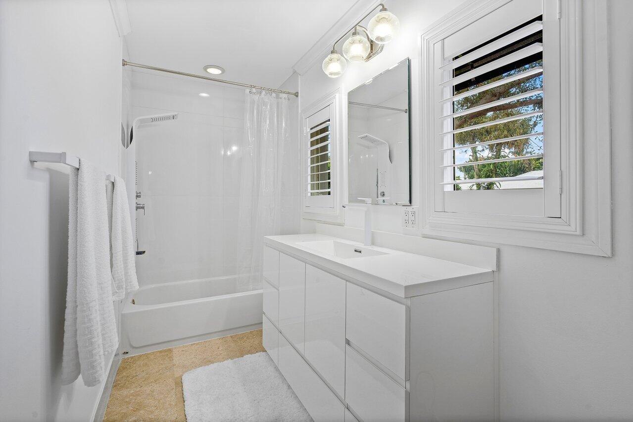 850 Elderberry Way Boca Raton, FL 33486 - Photo 16 of 30 017-850ElderberryWay-BocaRaton-FL-33486-