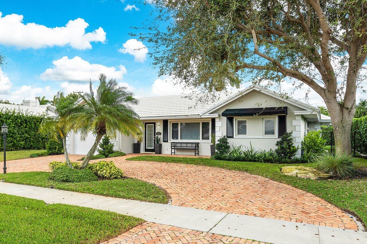 850 Elderberry Way Boca Raton, FL 33486 - Photo 2 of 30 002-850ElderberryWay-BocaRaton-FL-33486-