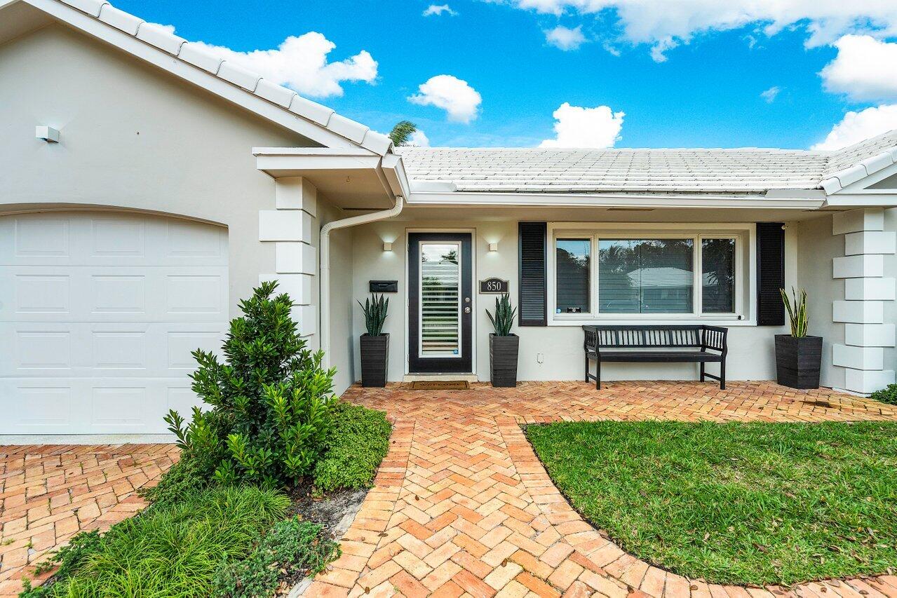 850 Elderberry Way Boca Raton, FL 33486 - Photo 3 of 30 004-850ElderberryWay-BocaRaton-FL-33486-