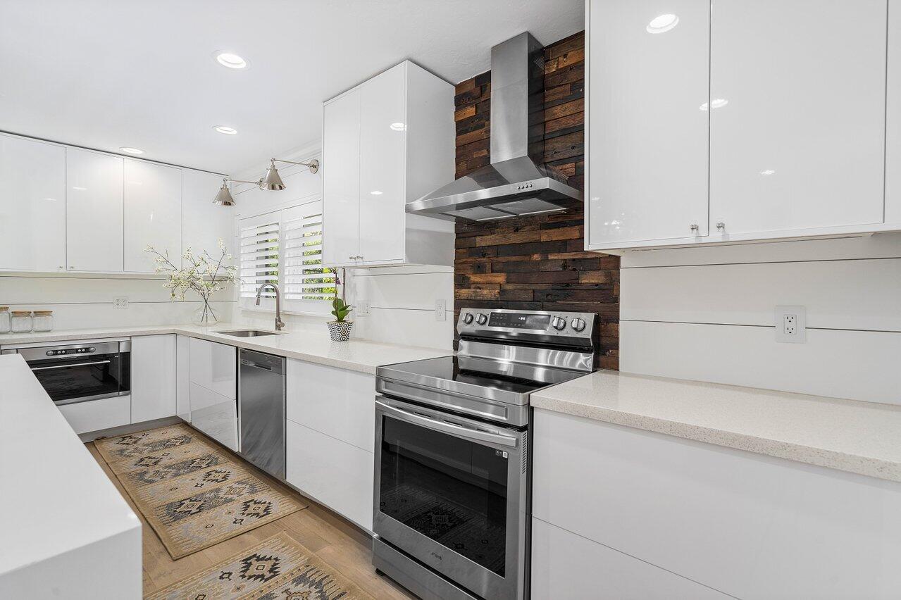 850 Elderberry Way Boca Raton, FL 33486 - Photo 9 of 30 010-850ElderberryWay-BocaRaton-FL-33486-