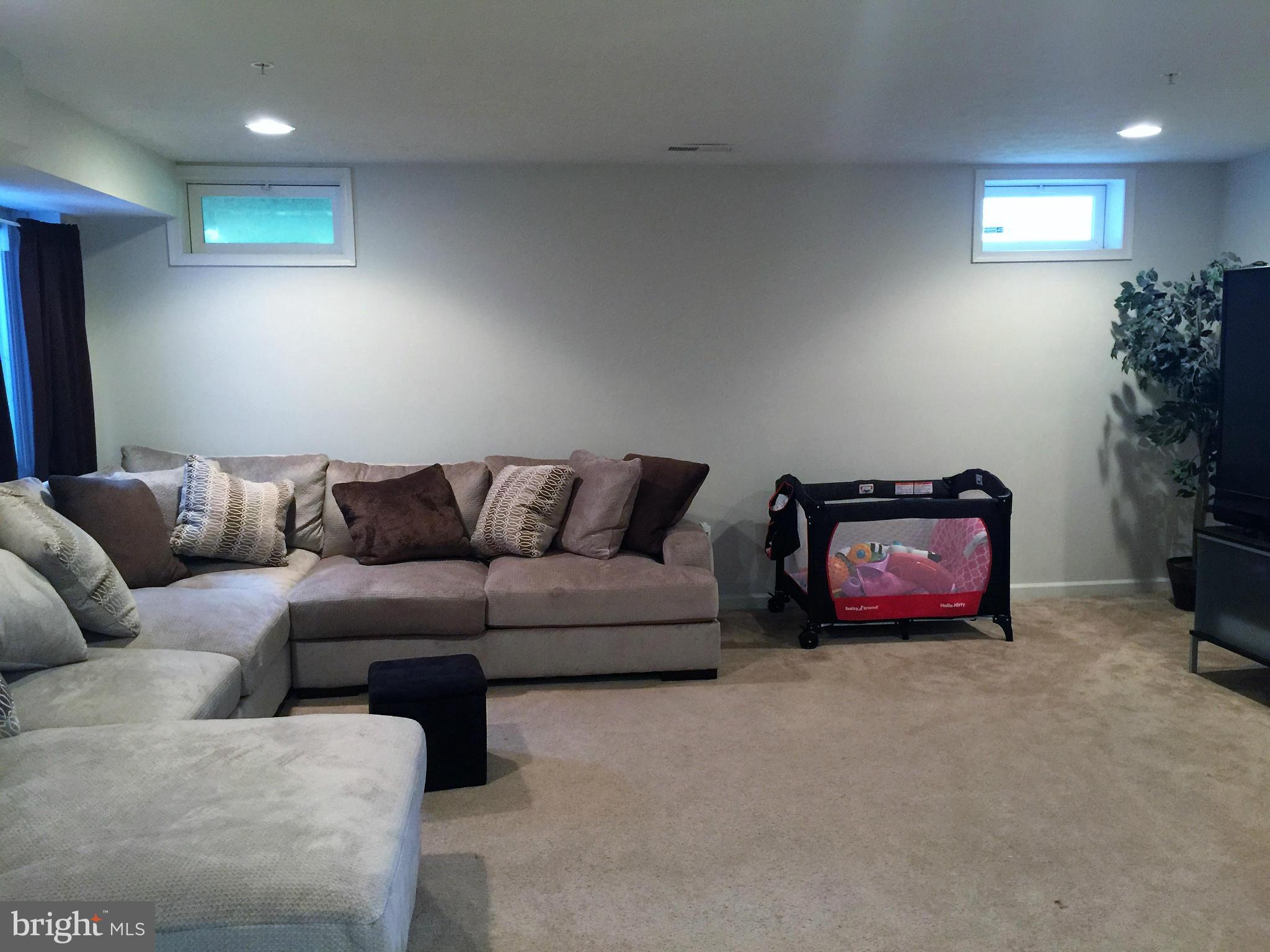 9721 Davison Road Baltimore, MD 21220 - Photo 16 of 20 Family Room
