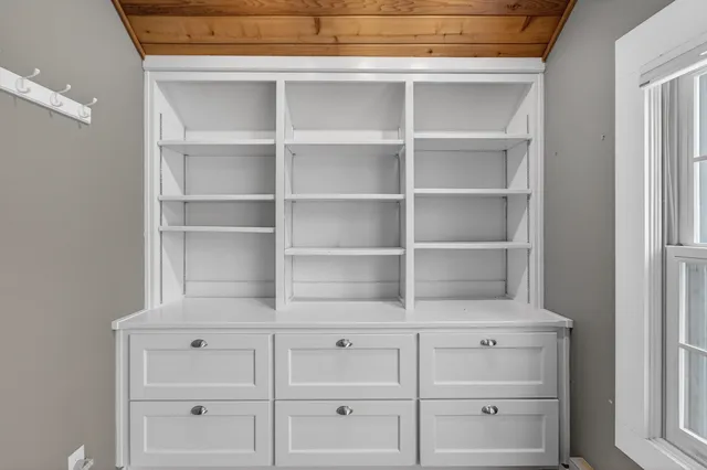 $899,000 | 4106 Hiawatha Drive, Madison, WI 53711