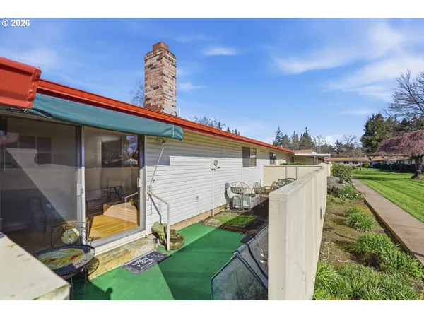 $169,000 | 2114 Southeast 148th Place, Portland, OR 97233