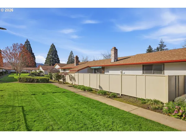 $169,000 | 2114 Southeast 148th Place, Portland, OR 97233