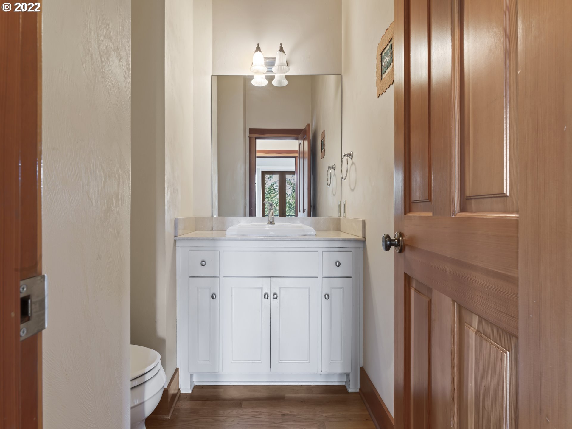 30923 Fox Hollow Road Eugene, OR 97405 - Photo 19 of 31 a bathroom with a sink and a mirror