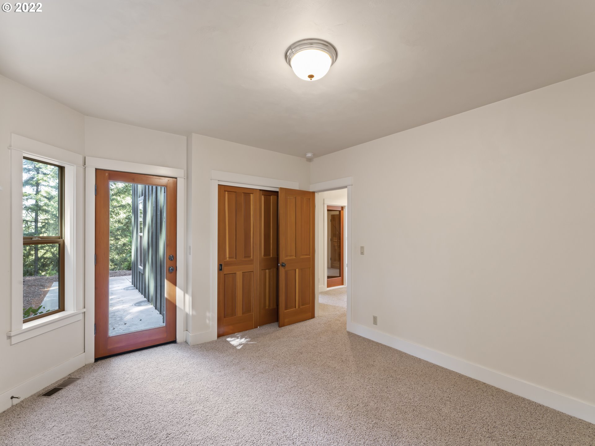 30923 Fox Hollow Road Eugene, OR 97405 - Photo 22 of 31 an empty room with windows