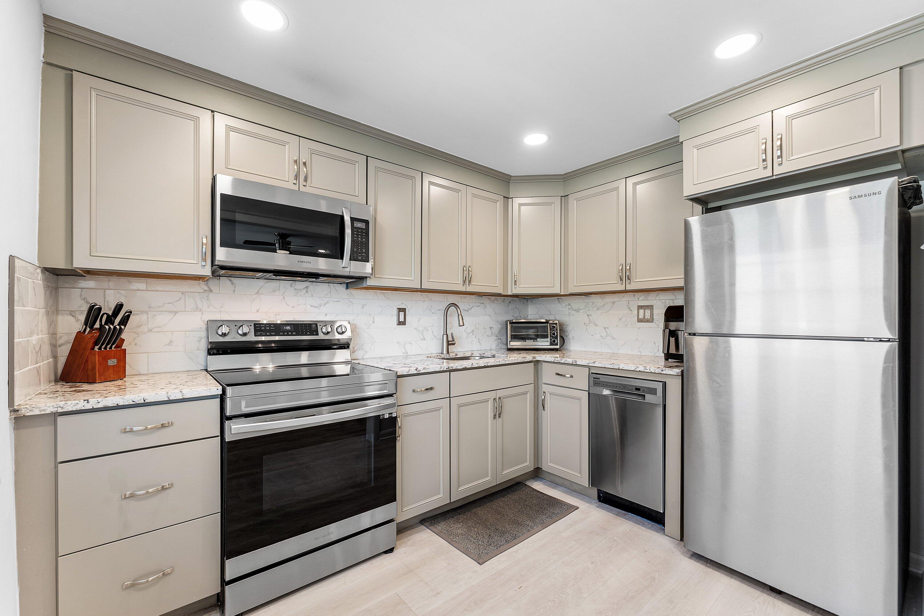 340 Northwest 19th Street, Unit 2020 Boca Raton, FL 33432 - Photo 4 of 17 008-340Northwest19thStreet-2020-BocaRato