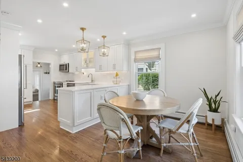 $1,195,000 | 35 North Summit Avenue, Chatham, NJ 07928