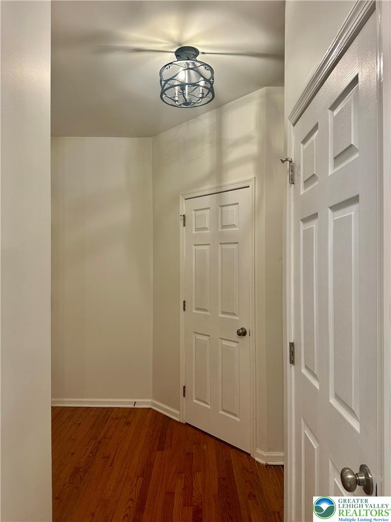 4312 Creek Road Allentown, PA 18104 - Photo 5 of 32