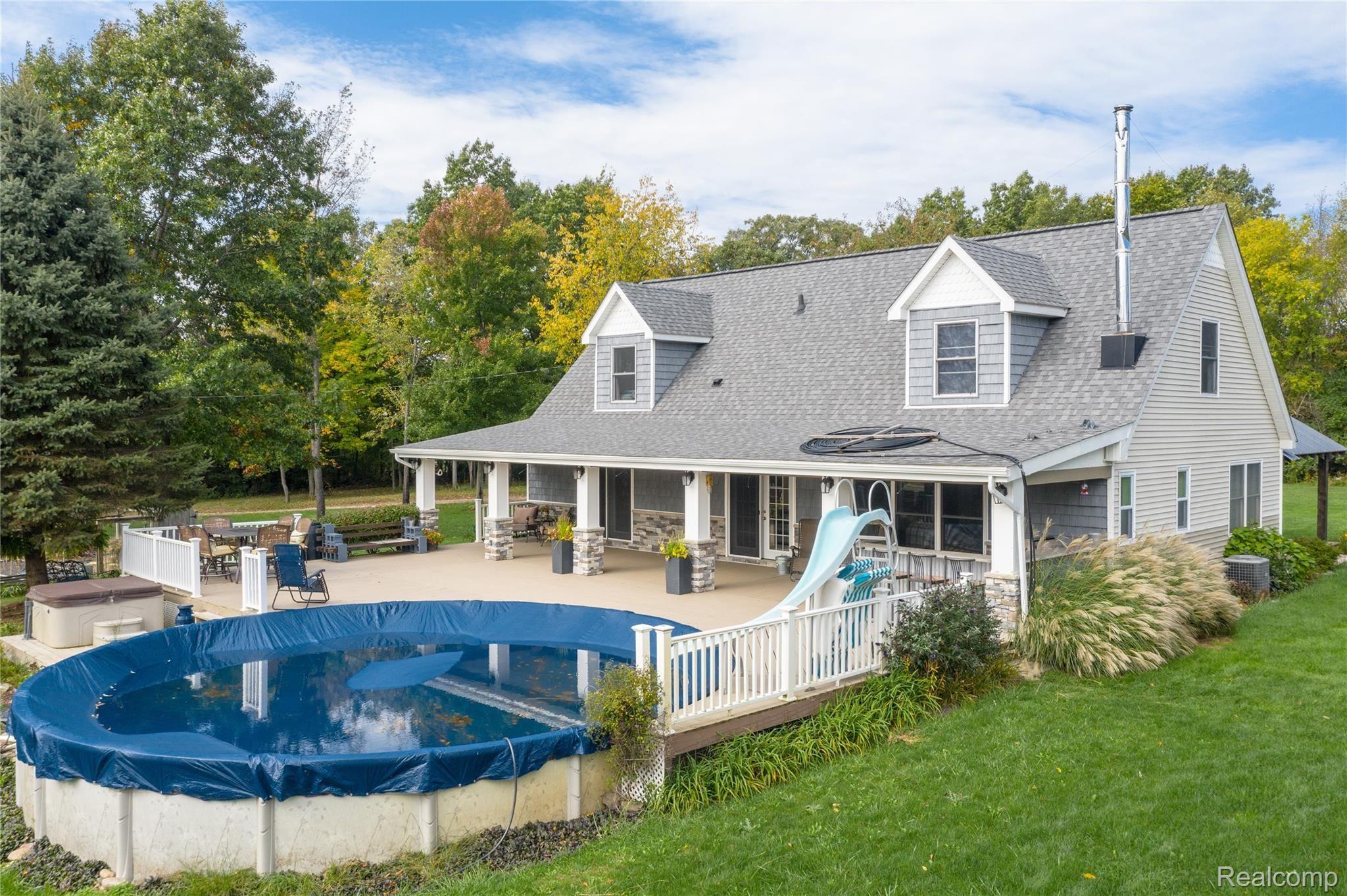 9149 Center Road Fenton, MI 48430 - Photo 1 of 40 Exteriors (4 of 13).jpg