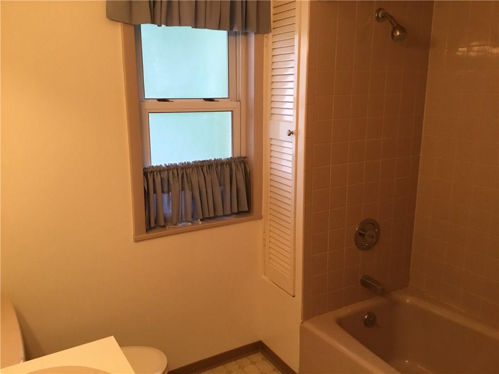 316 Jefferson Road Pittsburgh, PA 15235 - Photo 11 of 25 2nd flr Bath