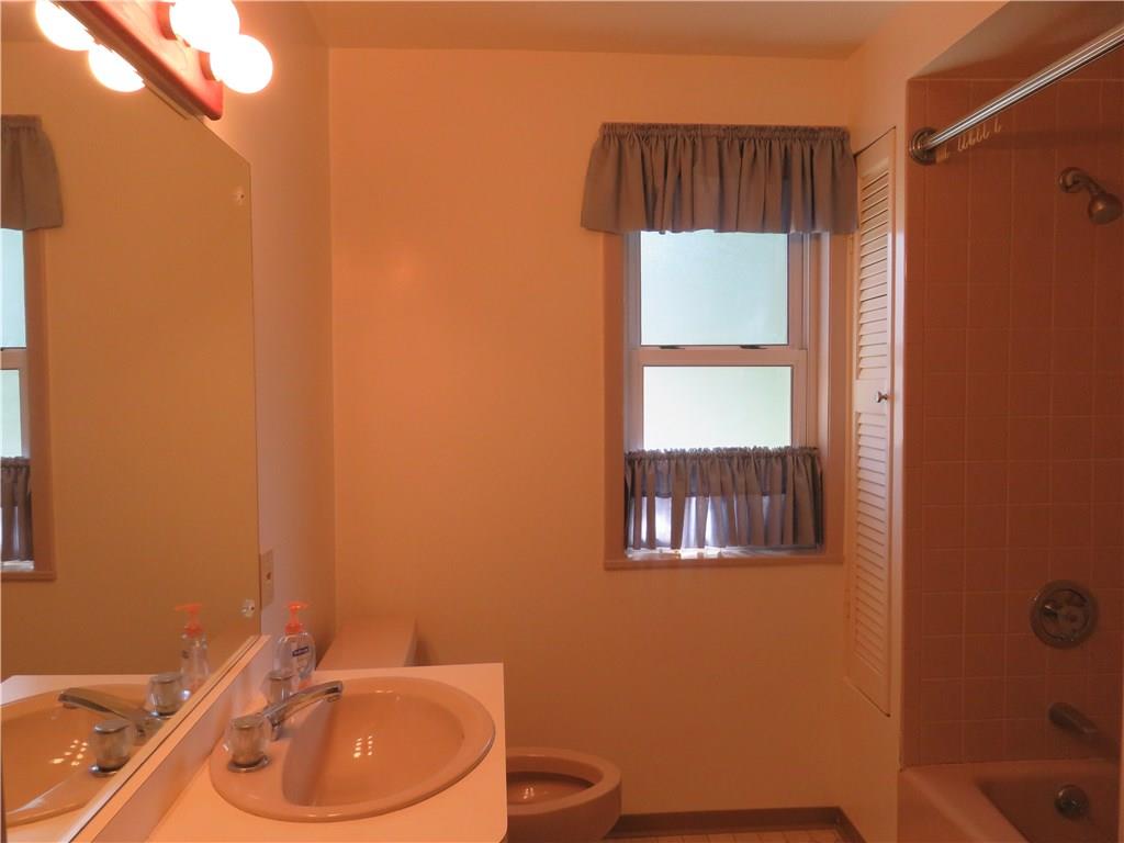 316 Jefferson Road Pittsburgh, PA 15235 - Photo 22 of 25 Gallery Image 22